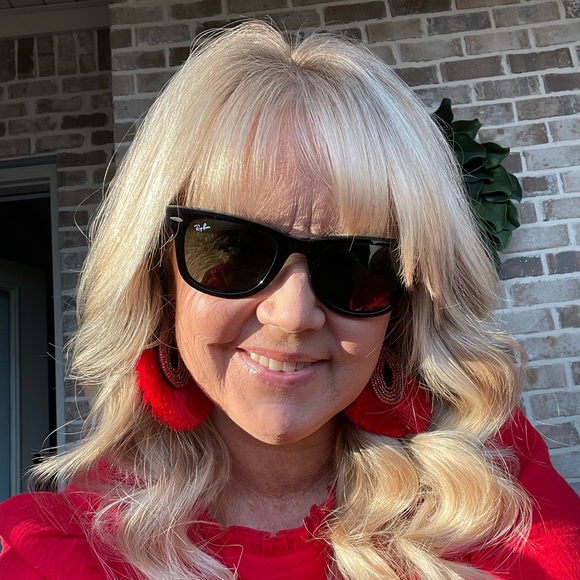 Meet your Posher, Michelle - Picture 1 of 1